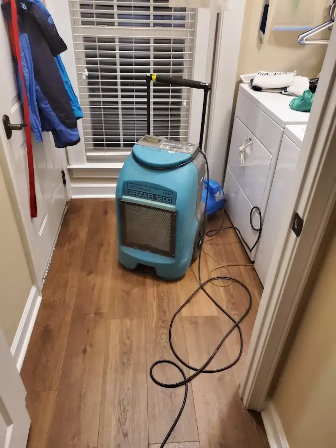 Commercial dehumidifier deployed for Crawl Space Restoration in Tampa